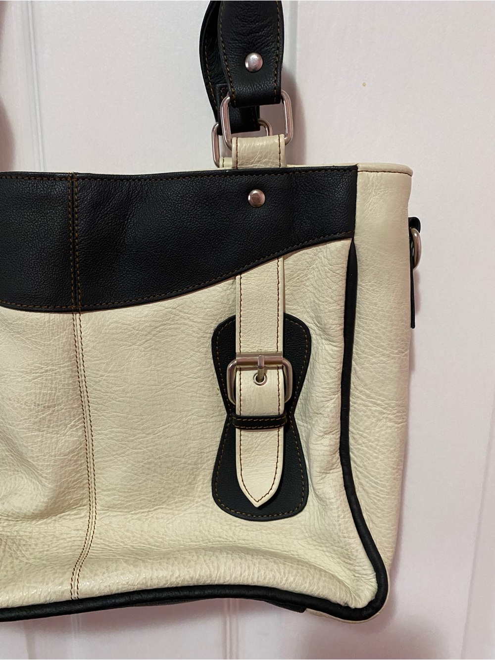 Vintage RARE Women’s Bag Cream and Black Leather Bag - Picture 4 of 13